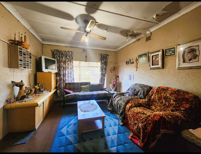 3 BEDROOM HOUSE FOR SALE IN THREE RIVERS